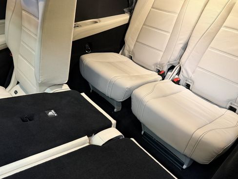 New 2026 Mercedes-Benz GLS 580 4MATIC image 13