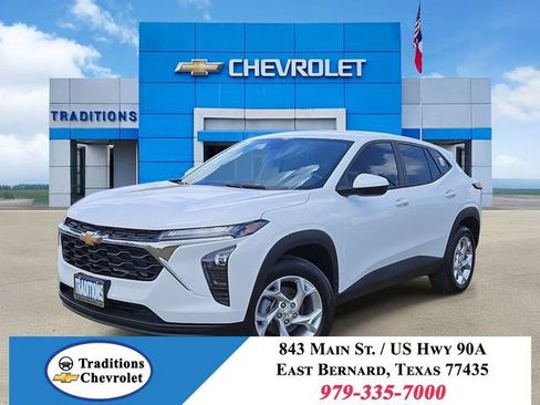 New 2026 Chevrolet Trax LS w/ LS Convenience Package FWD image 1