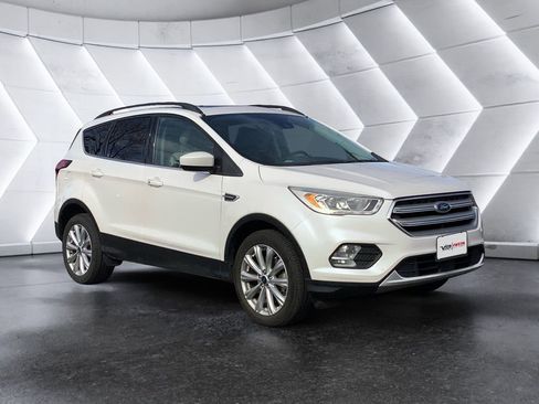 Used 2019 Ford Escape SEL image 1