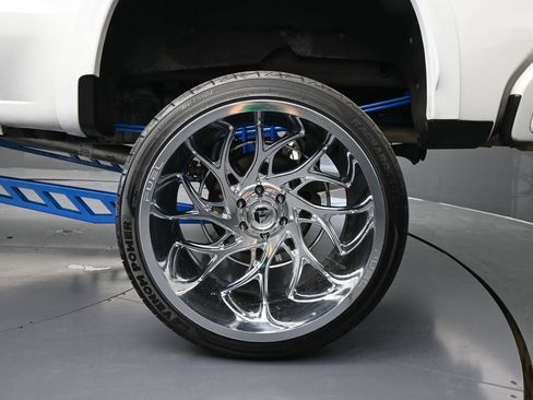 Used 2022 Chevrolet Silverado 1500 High Country image 40