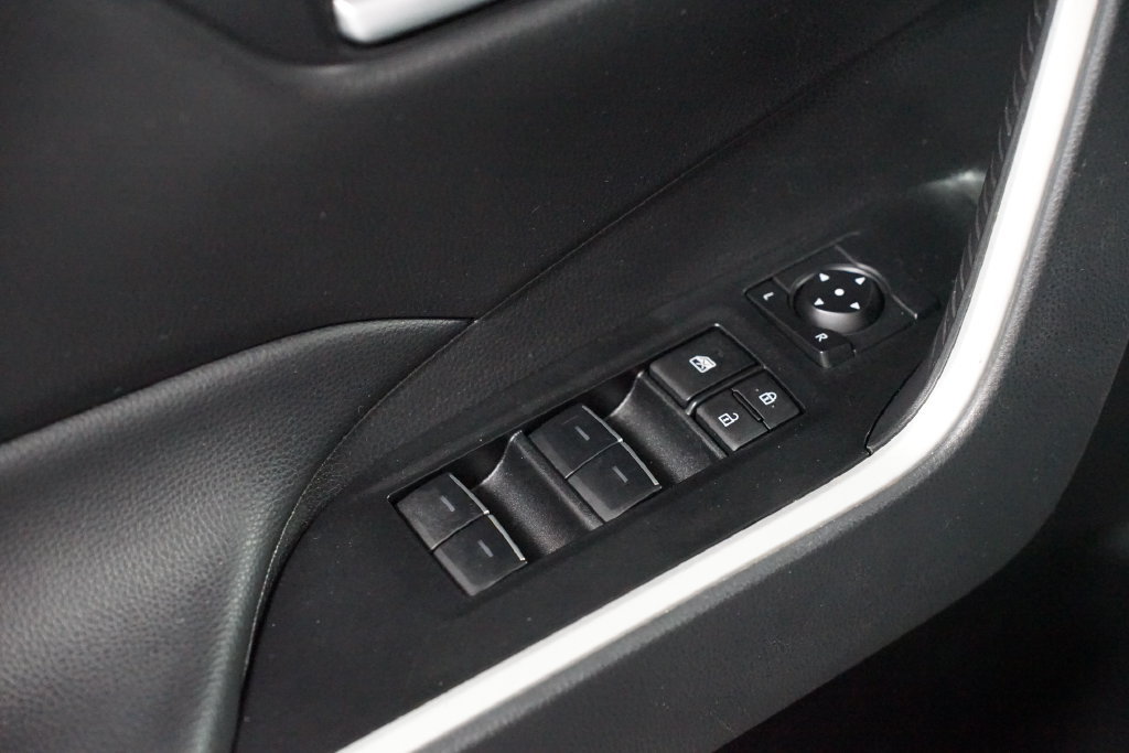 Certified 2025 Toyota RAV4 XLE FWD image 31