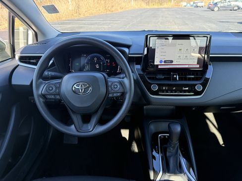 Used 2026 Toyota Corolla LE image 16