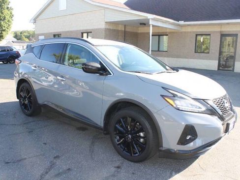 Used 2024 Nissan Murano SV w/ SV Midnight Edition Package image 11