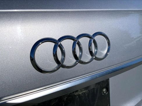 Used 2021 Audi Q5 2.0T Premium w/ Convenience Package AWD/4WD image 10