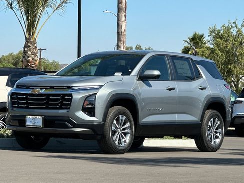 New 2026 Chevrolet Equinox LT w/ Safety and Technology Package FWD image 8