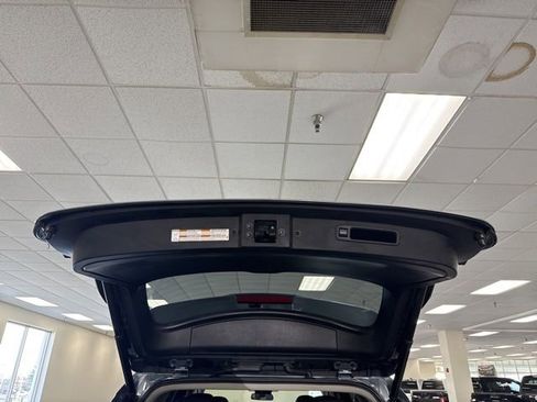 Used 2023 Toyota Highlander LE image 17