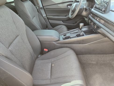 Used 2023 Honda Accord EX image 10