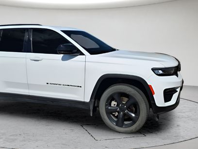Used 2025 Jeep Grand Cherokee Limited w/ Black Appearance Package