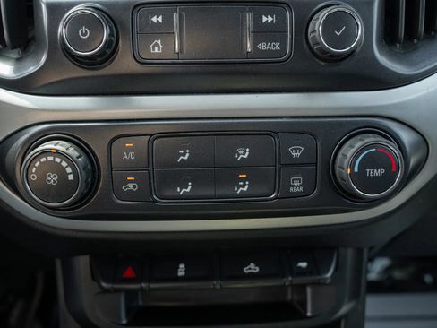 Used 2021 Chevrolet Colorado LT w/ LT Convenience Package RWD image 19