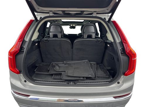 Certified 2024 Volvo XC90 B5 Core w/ Climate Package image 5