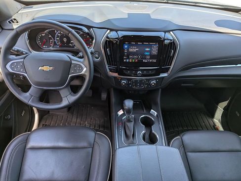 Used 2023 Chevrolet Traverse Premier FWD image 15