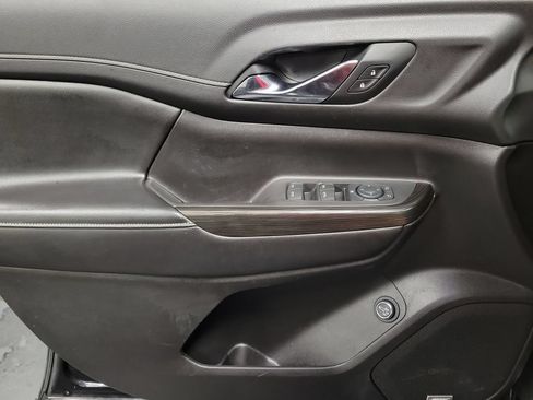 Used 2019 GMC Acadia SLT FWD image 26