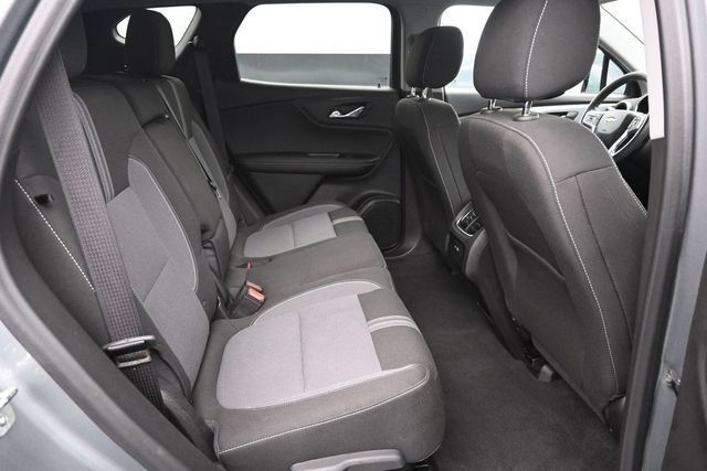 Used 2025 Chevrolet Blazer LT FWD image 19