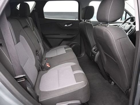 Used 2025 Chevrolet Blazer LT FWD image 19