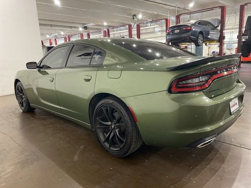Used 2018 Dodge Charger SXT w/ Blacktop Package image 6