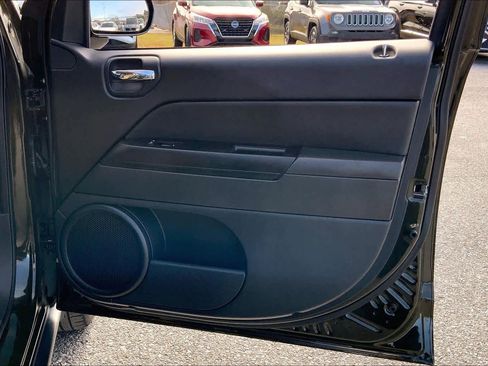 Used 2017 Jeep Compass 75th Anniversary w/ Power Value Group image 22