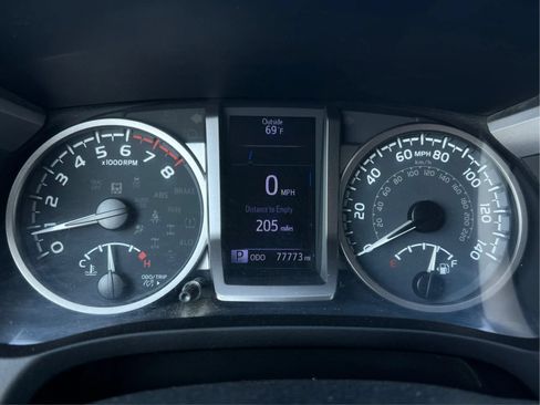 Used 2020 Toyota Tacoma SR5 AWD/4WD image 22