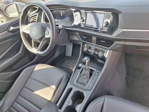 Used 2024 Volkswagen Jetta SE FWD image 25
