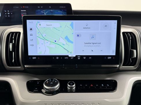 Used 2025 Ford Expedition Active image 31