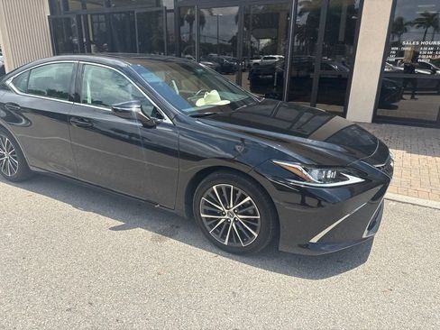 Used 2023 Lexus ES 350 w/ Premium Package FWD image 13