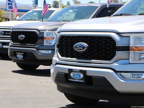 New 2026 Ford F350 Lariat w/ Black Appearance Package image 36