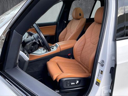 Used 2023 BMW X5 xDrive40i w/ M Sport Package image 21