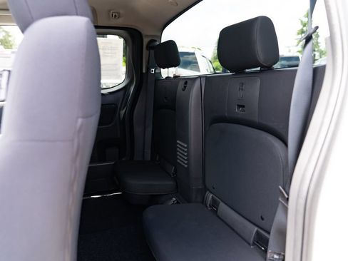 Used 2022 Nissan Frontier S RWD image 18