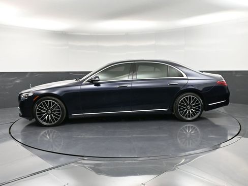 Used 2022 Mercedes-Benz S 500 4MATIC image 2