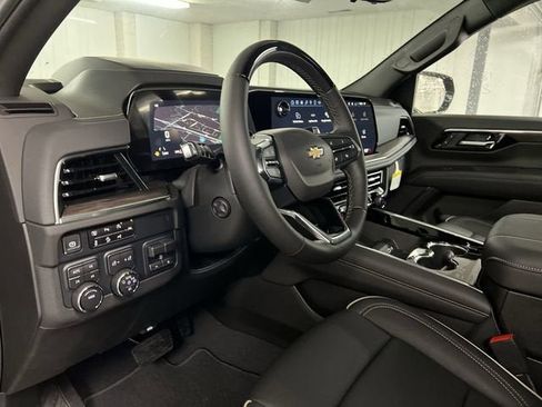 New 2025 Chevrolet Suburban Premier AWD/4WD image 10