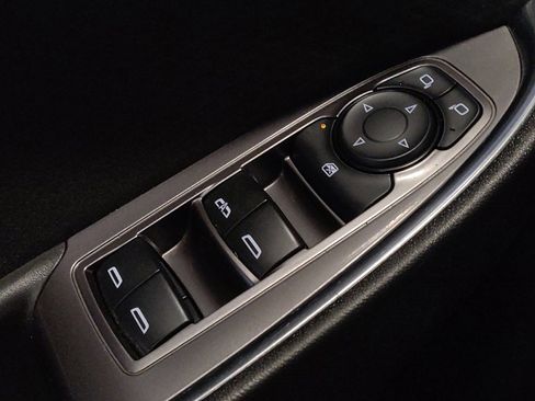 Used 2018 Chevrolet Malibu LT image 27