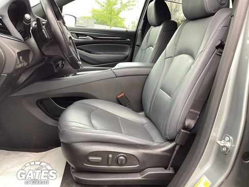 Used 2023 Buick Enclave Essence FWD image 17