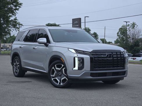 Used 2023 Hyundai Palisade Limited w/ Cargo Package FWD image 1