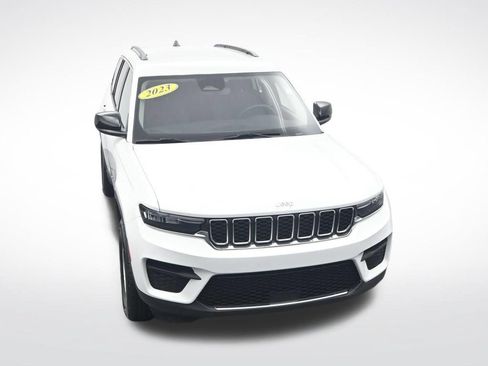 Used 2023 Jeep Grand Cherokee Laredo RWD image 25