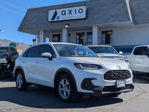 Used 2023 Honda HR-V LX image 1