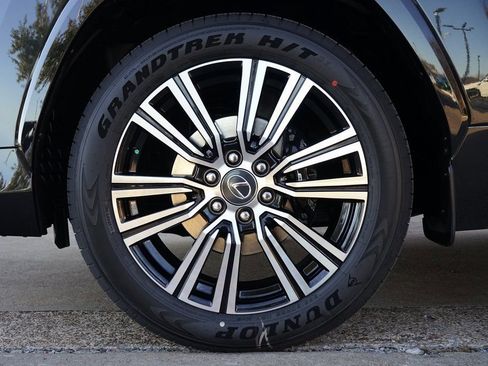 Used 2026 Lexus LX 600 4WD w/ Appearance Package image 38