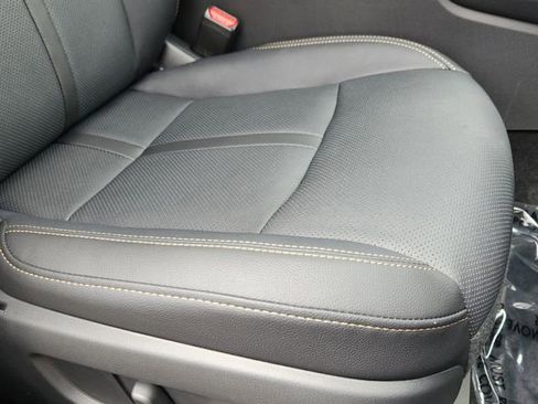 New 2025 MAZDA CX-70 Plug-In Hybrid w/ Premium Pkg image 17