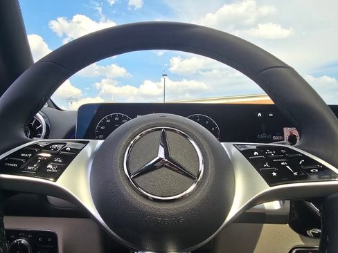 New 2026 Mercedes-Benz GLB 250 4MATIC image 27