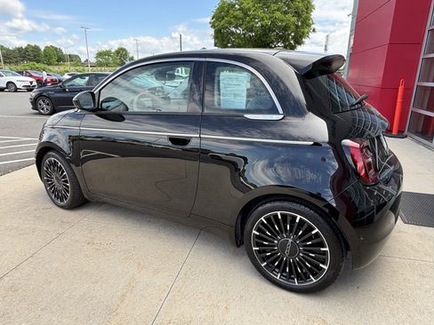 Used 2024 FIAT 500 e FWD image 5