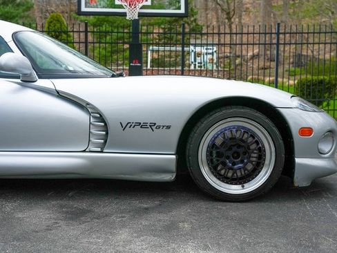 Used 1998 Dodge Viper GTS RWD image 11