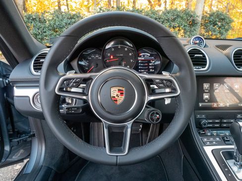 Used 2025 Porsche 718 Cayman image 22