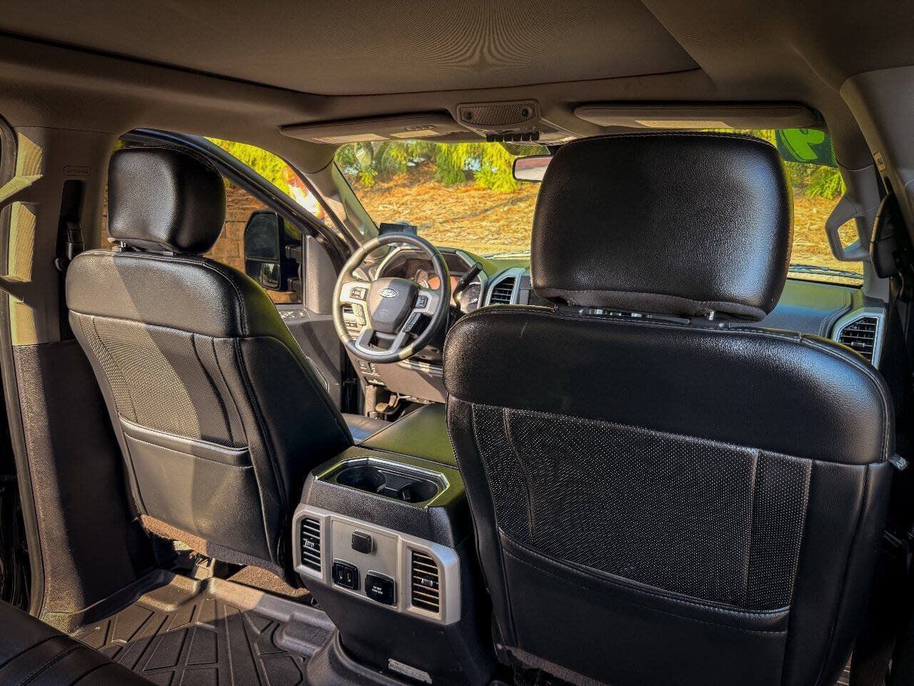 Used 2019 Ford F250 Lariat w/ Lariat Ultimate Package AWD/4WD image 12