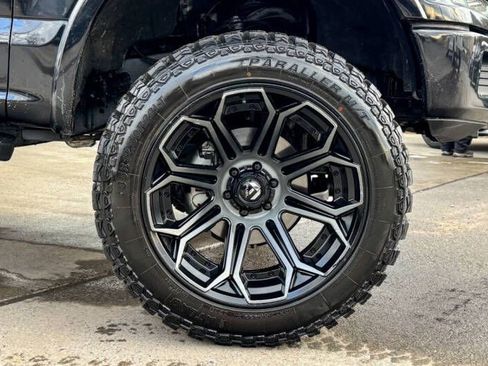 Used 2019 Ford F150 Lariat w/ Equipment Group 502A Luxury image 17