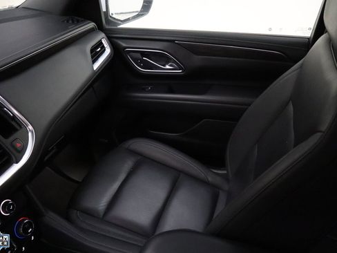 Used 2024 Chevrolet Suburban LT image 22