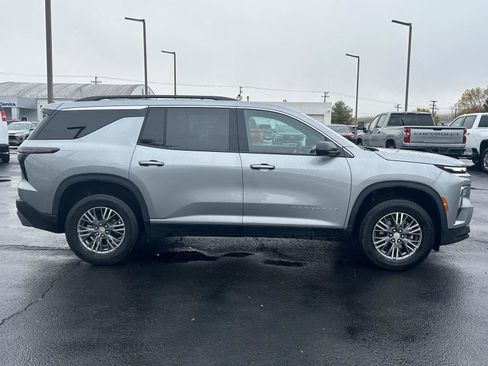 Certified 2025 Chevrolet Traverse LT image 8