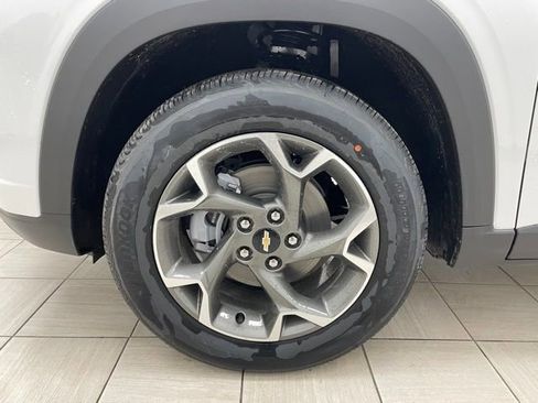 New 2026 Chevrolet Trax LT w/ Driver Confidence Package FWD image 8