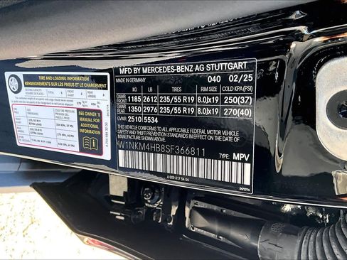 Used 2025 Mercedes-Benz GLC 300 4MATIC image 37