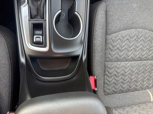 Used 2022 Chevrolet Equinox LT image 25