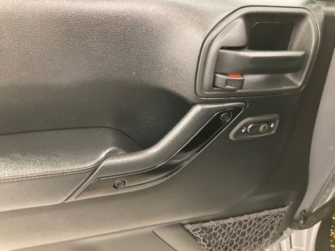 Used 2015 Jeep Wrangler Unlimited Sahara w/ Dual Top Group image 38