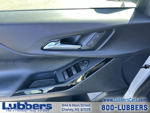 Used 2025 Chevrolet Equinox LT image 12