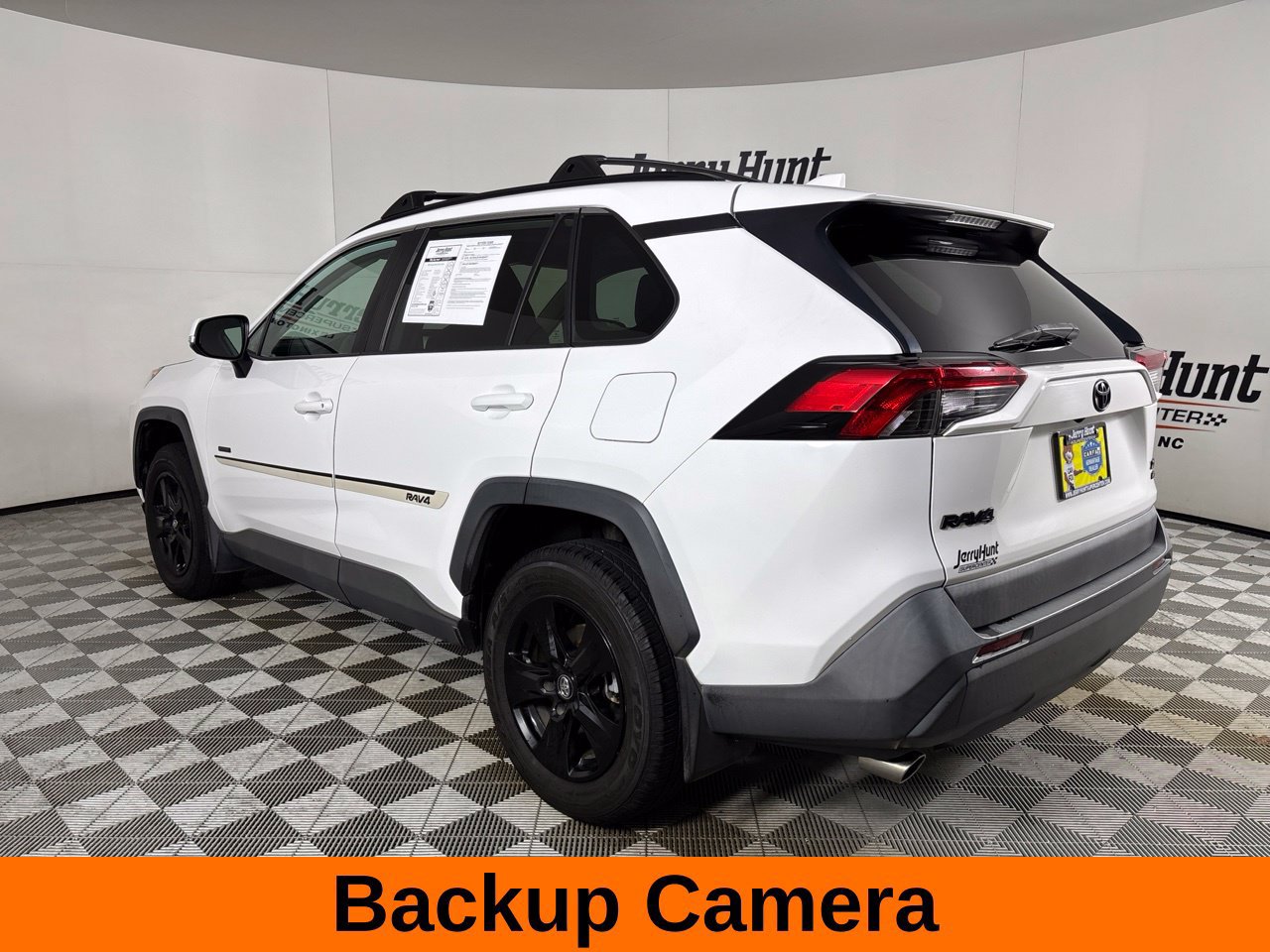 Used 2019 Toyota RAV4 XLE AWD/4WD image 8